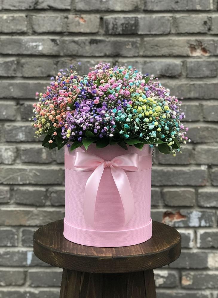 Цветочная композиция из Гипсофила и Розы в шляпной коробке в Ясном Ставропольского края
