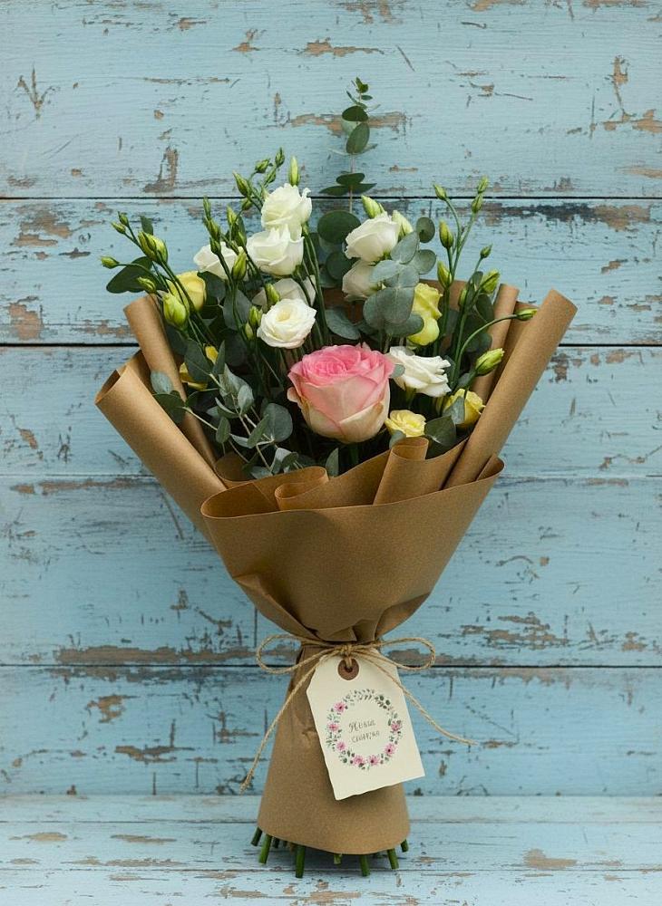 Букет цветов из: Розы и Лизиантусы в Ясном Ставропольского края