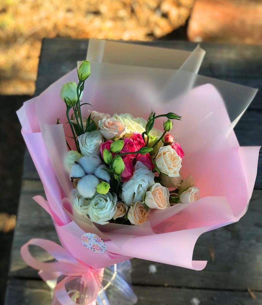 Букет цветов из: Розы и Лизиантусы в Ясном Ставропольского края