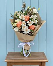 Букет цветов из:  Альстромерии, Лизиантусы, Розы и Хризантемы #REPLACE_PRED# Ясном Ставропольского края