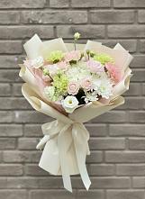 Букет цветов из:  Гвоздики, Розы, Лизиантусы и Хризантемы в Ясном Ставропольского края