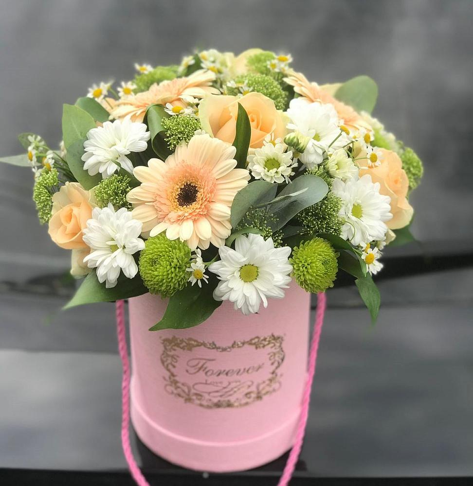 Цветочная композиция из Розы, Герберы и Хризантемы в шляпной коробке в Ясном Ставропольского края